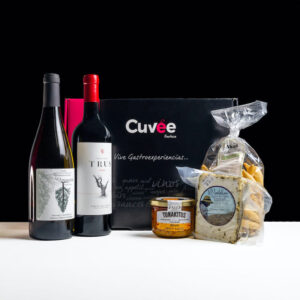 cesta regalo con vino y queso